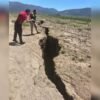¡Alerta por enorme grieta de 200 metrosen Coahuila! Habitantes temen que el terreno siga colapsando