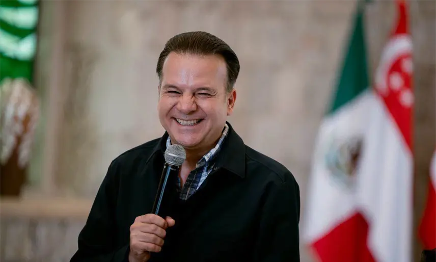 Gobernador de Durango asegura que su visa no le fue retirada