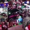 (VIDEO) Conductor embiste a aficionados que celebraban triunfo de México en Los Cabos
