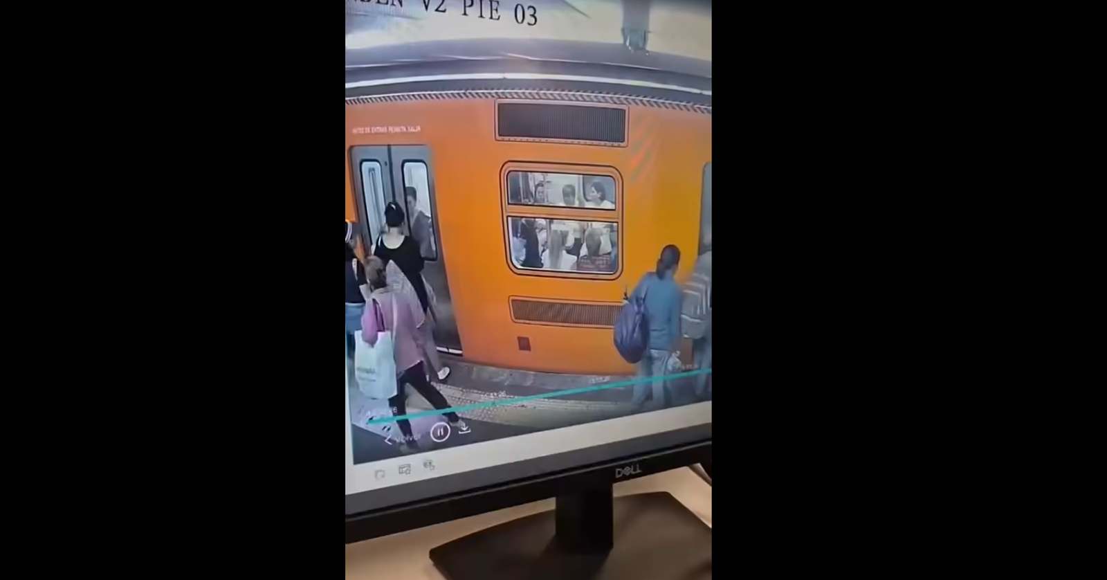Otra explosión en la Línea 1 del Metro CDMX; una sombrilla caída a las vías provoca incidente en La Merced