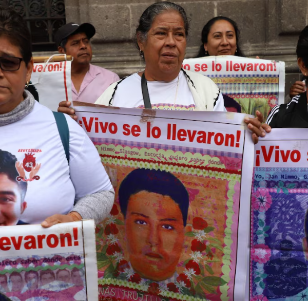 Familias de los 43 normalistas de Ayotzinapa exigen encuentro urgente con el Gobierno federal