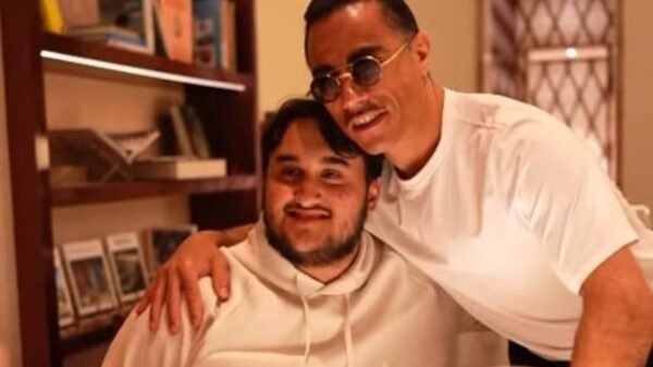Captan al hijo menor de AMLO en exclusivo restaurante de Salt Bae y estalla polémica