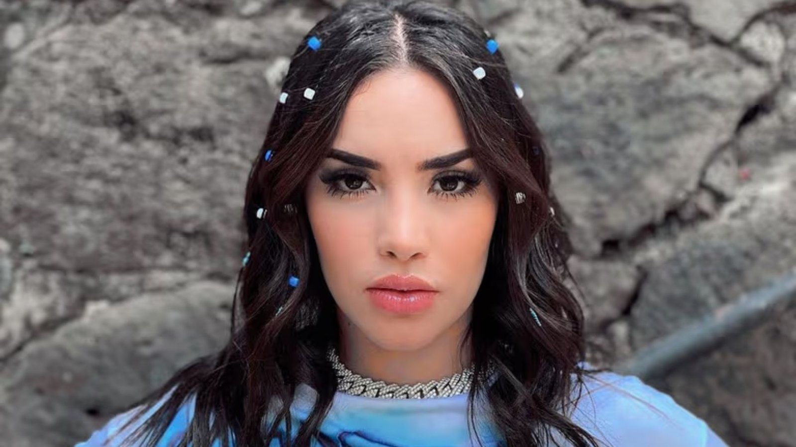 Kimberly Loaiza vuelve a redes tras la muerte de su mamá y desata polémica