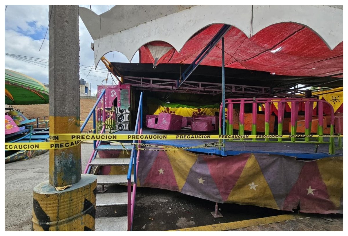 Hombre sale proyectado de juego mecánico en Metepec; una adolescente está grave y hay dos detenidos