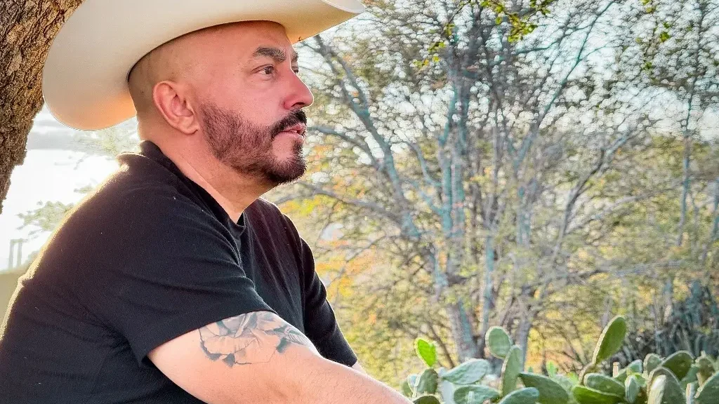 Lupillo Rivera revela que presenció cuando Aylín Mujica se enteró de la muerte de su hijo