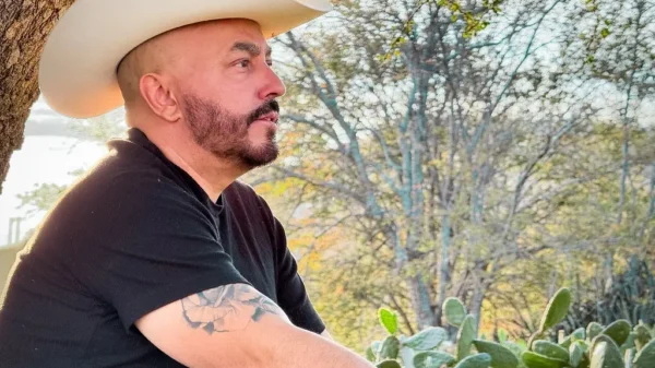 Lupillo Rivera revela que presenció cuando Aylín Mujica se enteró de la muerte de su hijo