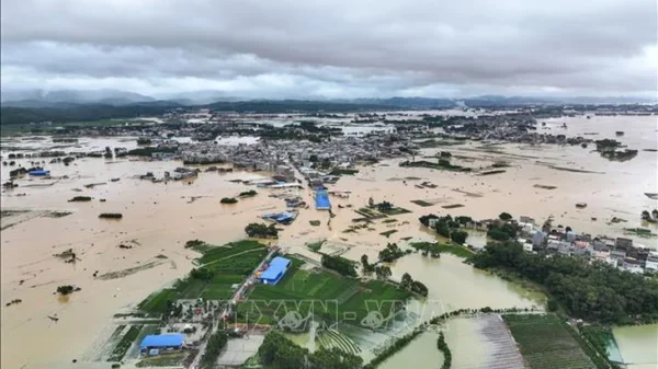 Lluvias históricas desatan inundaciones catastróficas en el sur de China; Nanning bajo el agua