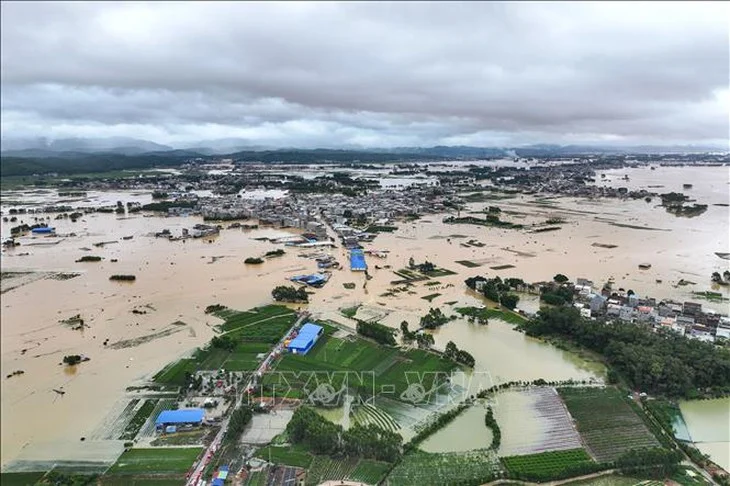 Lluvias históricas desatan inundaciones catastróficas en el sur de China; Nanning bajo el agua