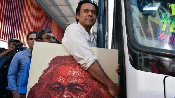 "No puedo con los intereses"; Marx Arriaga remata su casa por falta de liquidación de la SEP