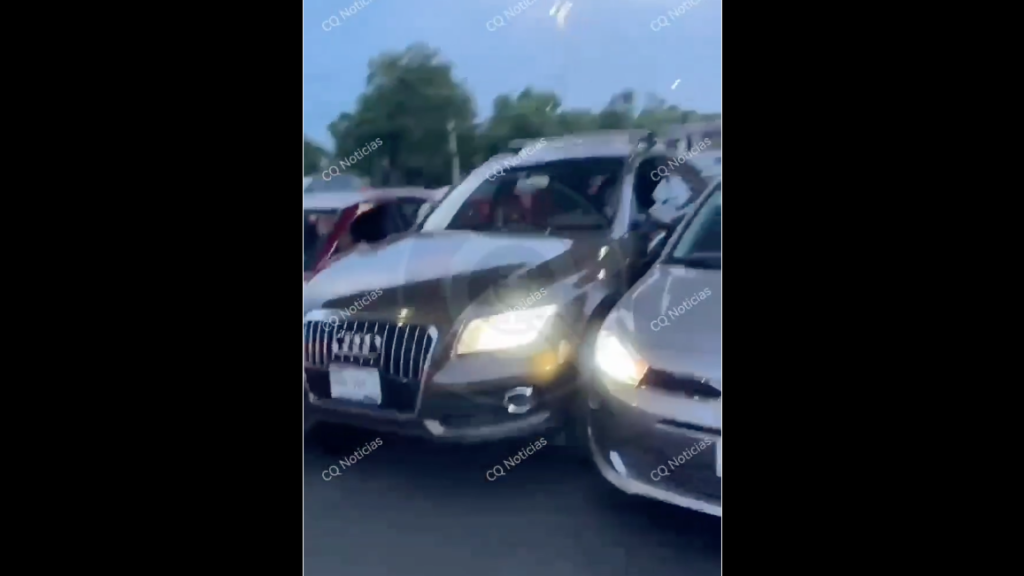 VIDEO: Mujer habría provocado carambola en Bernardo Quintana y escapó; fue detenida por la Policía Estatal