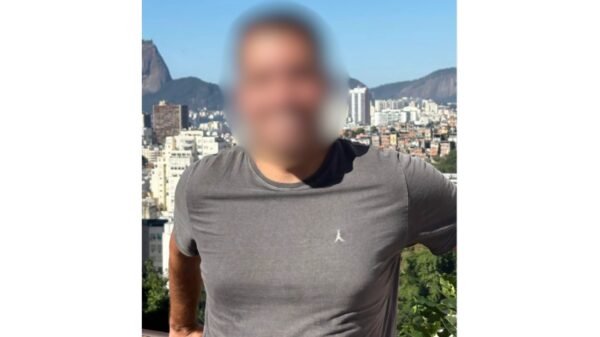 Muere reconocido conductor de televisión a los 33 años; así encontraron su cuerpo
