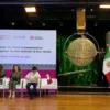 Presenta Lotería Nacional billete conmemorativo con la imagen del Pato Merlín