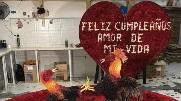 Llevan arreglos florales a la tumba de "El Mencho" por su cumpleaños 60