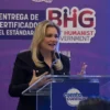 "¿Quiere dar la conferencia de prensa?" Gobernadora de Chihuahua humilla a asistente por corregirla