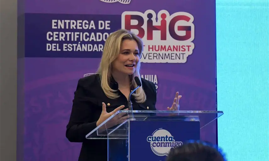 "¿Quiere dar la conferencia de prensa?" Gobernadora de Chihuahua humilla a asistente por corregirla