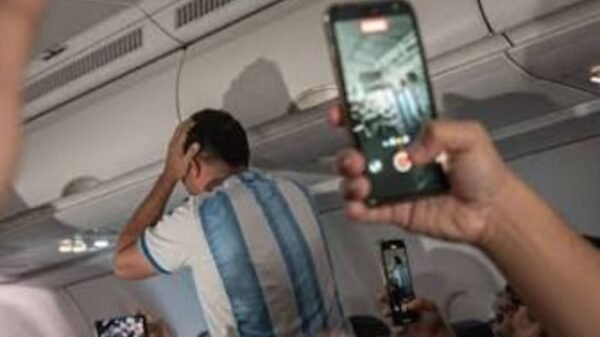 VIDEO: Piloto anuncia que Argentina ganó el Mundial y segundos después cambia el resultado