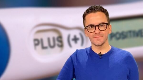 El video de Mauricio Mancera con una prueba de embarazo se volvió viral por esta razón