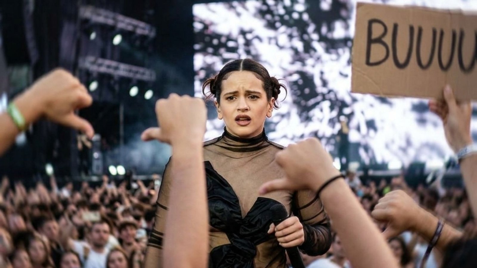 Rosalía provoca reacción del público chileno tras mencionar a Argentina en pleno concierto