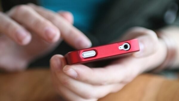 ¿Tu celular termina en 0? Esta es la primera fecha límite para vincularlo con la CURP