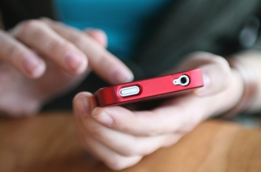 ¿Tu celular termina en 0? Esta es la primera fecha límite para vincularlo con la CURP