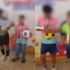 Critican que gobierno premió a equipo infantil de futbol con libros de AMLO (+Video)