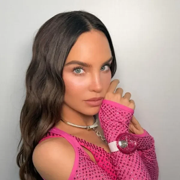 Belinda encabeza la lista de 'Los 50 más bellos' de People en Español