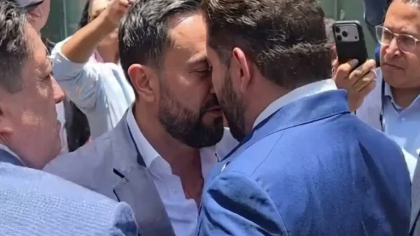 Mier pide esto a Morena para evitar 'teatro o circo' tras pelea de legisladores (+Video)