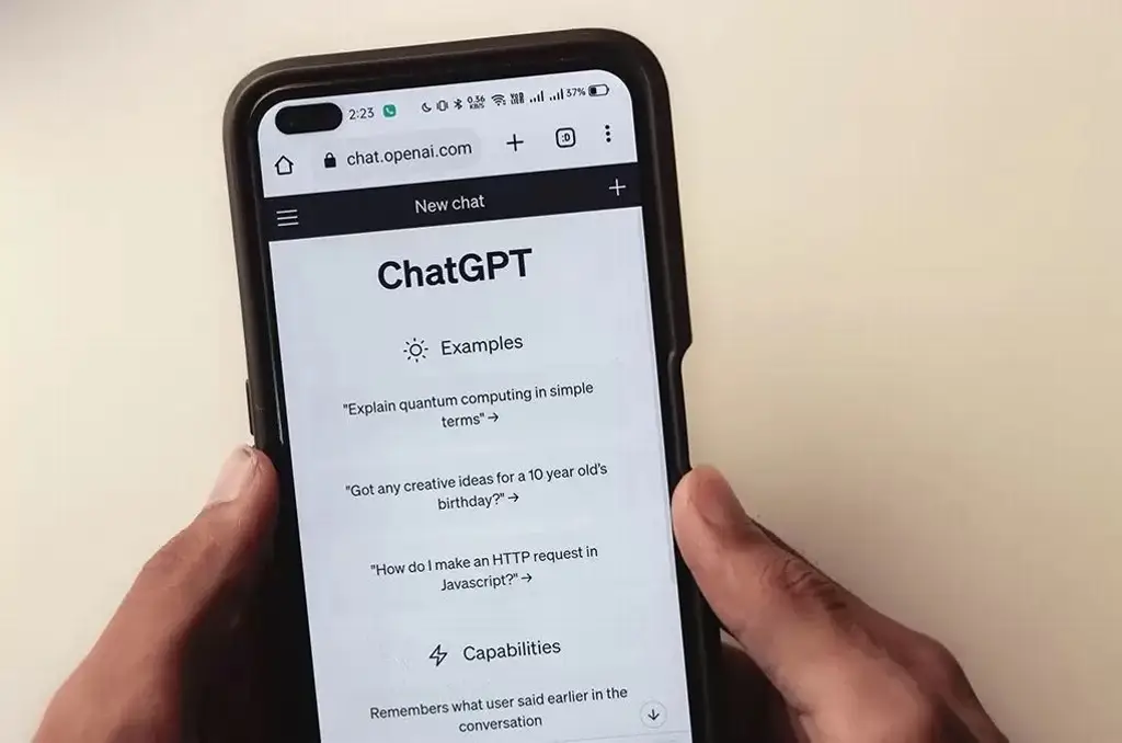 OpenAI lanza 'ChatGPT para adolescentes'; así funciona