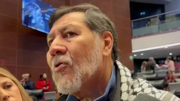 'Rompería mi visa, pero no puedo con una mano': Noroña responde a reto de Lilly Tellez