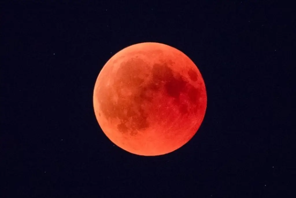 La Luna se pintará de rojo: ¿Cuándo y a qué hora se verá el eclipse en México?