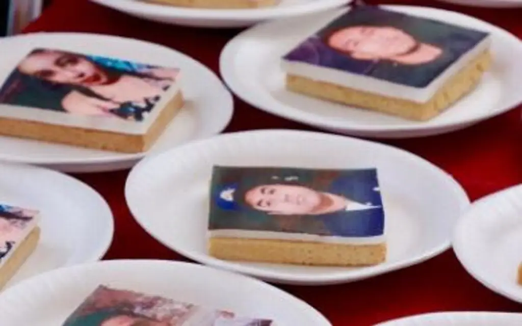 Critican a DIF de Salamanca por dar pasteles con fotos de desaparecidos