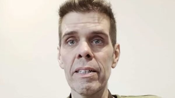 Perez Hilton preocupa tras aparecer ensangrentado en un en vivo: esto es lo que se sabe