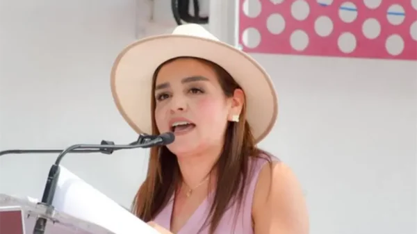 FGE Michoacán envía requerimiento a Grecia Quiroz para que entregue celulares de Carlos Manzo