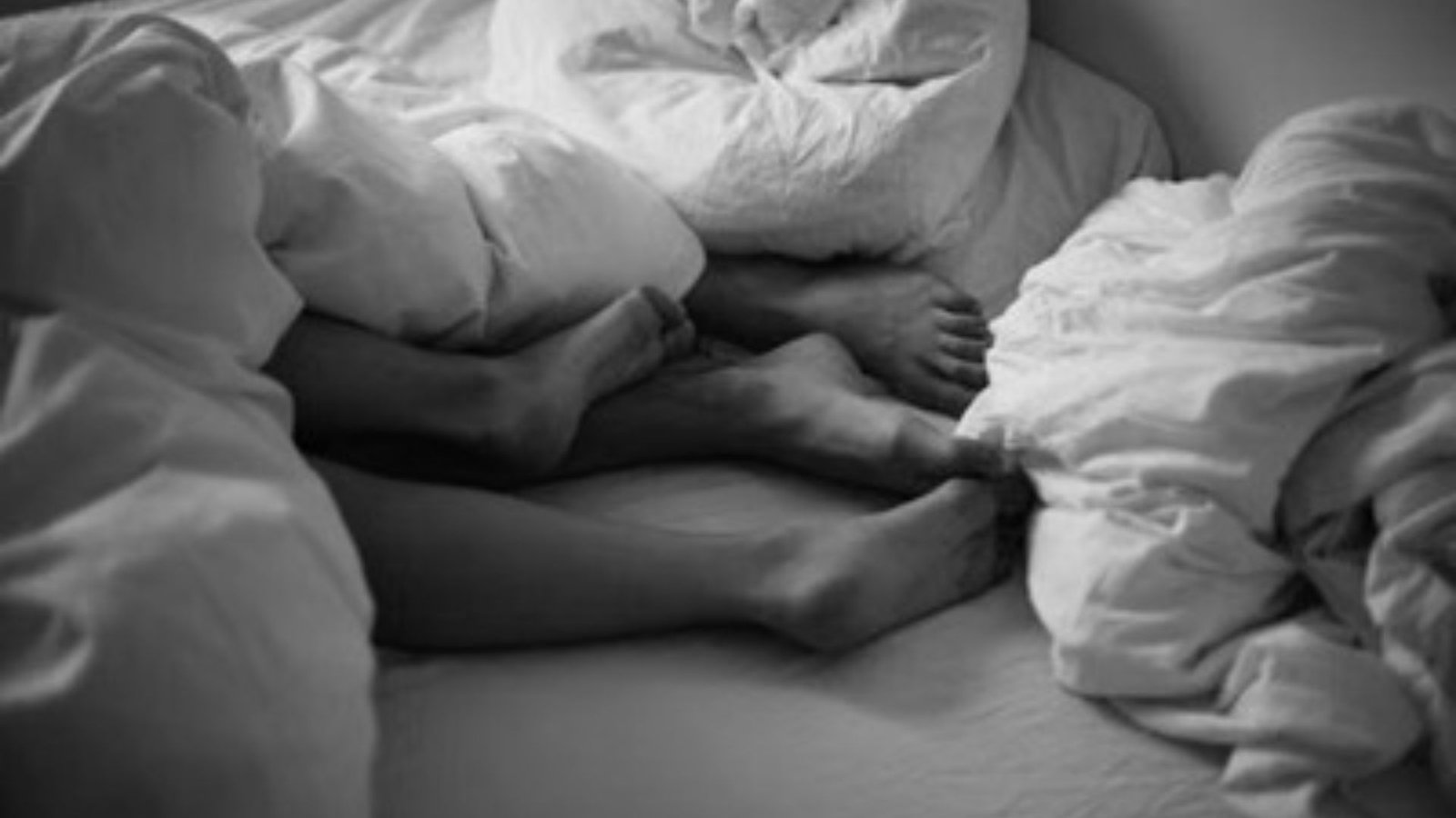 Mujer descubre a su novio con su propia madre y el video se vuelve viral