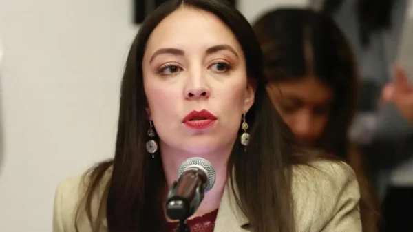 Revelan que senadora de Morena negocia con EU para entregar información