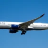 Vuelo de Delta aterriza de emergencia en Oporto tras detectarse humo en cabina