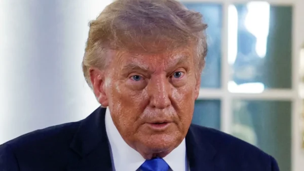 Aspecto de Donald Trump durante cena en la Casa Blanca vuelve a generar dudas sobre su salud