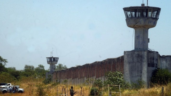 Denuncian presuntas irregularidades en penal de Chalco
