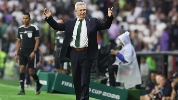 Javier Aguirre estaría muy cerca de ser el nuevo entrenador del Valencia en España