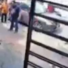 2 perros sufren descarga eléctrica por presunto registro abierto en Ruiz Cortines (VIDEO)