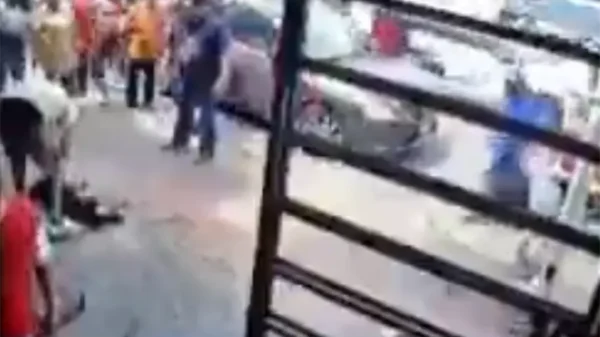 2 perros sufren descarga eléctrica por presunto registro abierto en Ruiz Cortines (VIDEO)