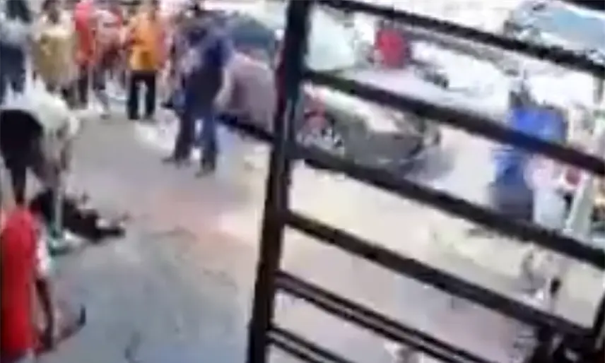 2 perros sufren descarga eléctrica por presunto registro abierto en Ruiz Cortines (VIDEO)