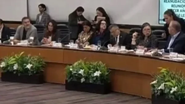 Diputados avalan reformas a la Ley del ISR; limitan deducciones y pérdidas fiscales
