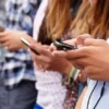 Comisiones unidas del Senado aprueba reforma que prohíbe los celulares en las escuelas