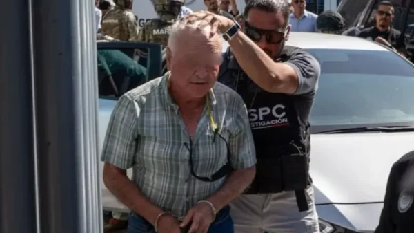 FGR asegura tener pruebas contundentes contra Ernesto Ruffo por red de contrabando de combustible