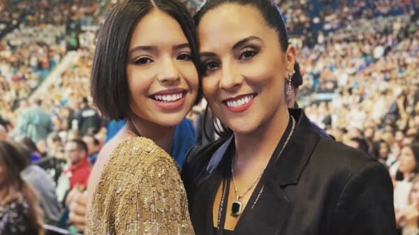 Ángela Aguilar revela que sospechó que su mamá compró boletos para llenar uno de sus conciertos