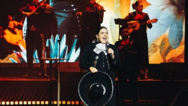 Camila Fernández anuncia su segundo embarazo durante concierto en Guadalajara (VIDEO)