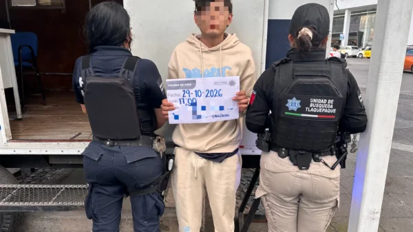 Van 100 personas rescatadas de posible reclutamiento forzado en Central Camionera de Guadalajara
