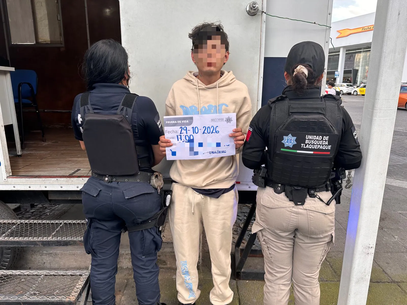 Van 100 personas rescatadas de posible reclutamiento forzado en Central Camionera de Guadalajara