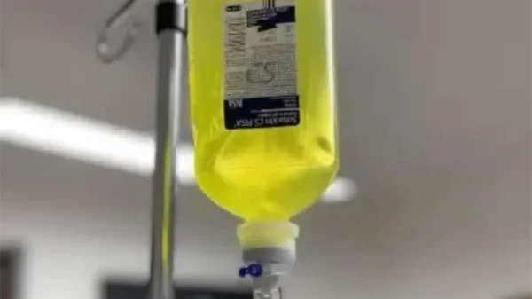 Se entrega doctor señalado por caso de "sueros vitaminados" en Sonora